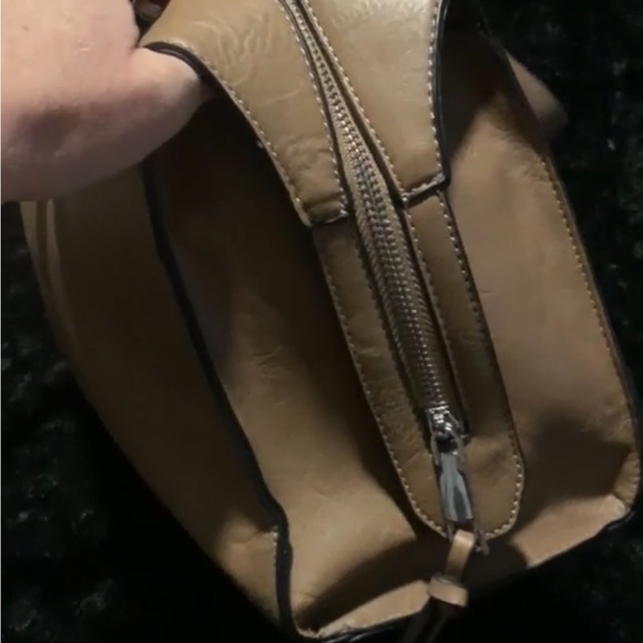 BCBG Generation Saddle Bag (shoulder bag) - Picture 5 of 6